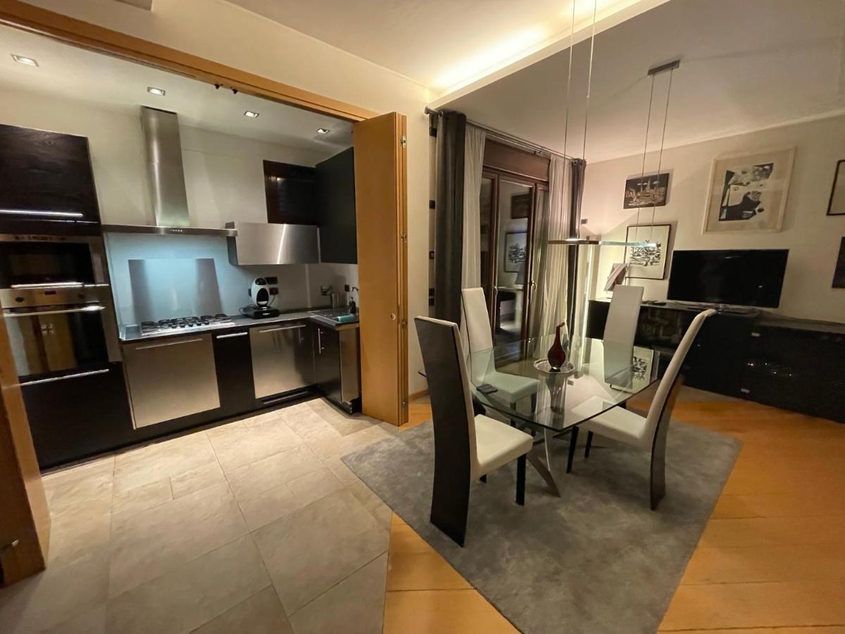 Apartamento Attico Con Vista Spettacolare E Jacuzzi Bolonia Exterior foto