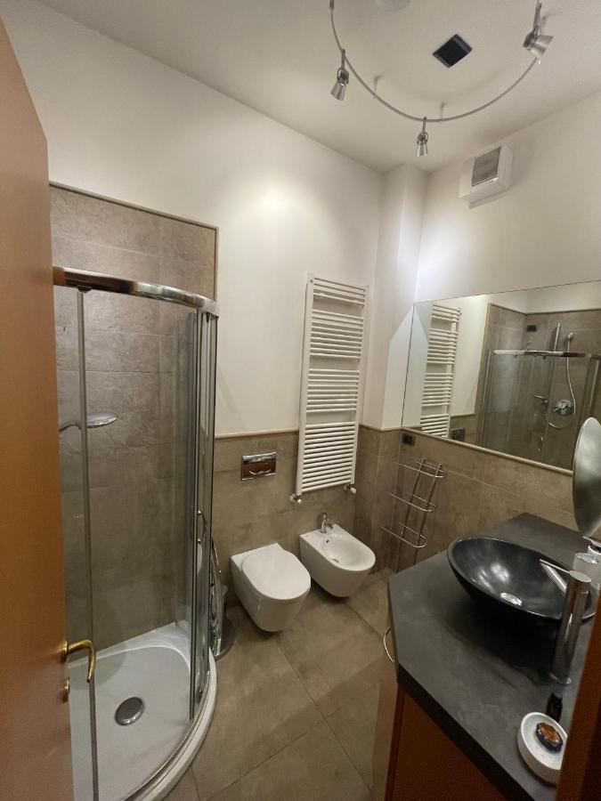 Apartamento Attico Con Vista Spettacolare E Jacuzzi Bolonia Exterior foto