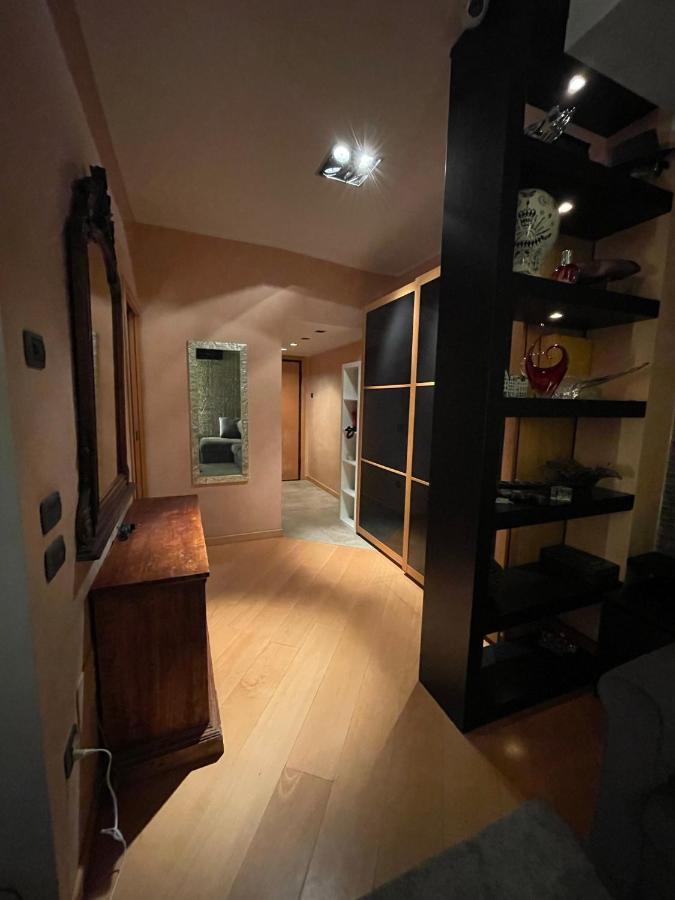 Apartamento Attico Con Vista Spettacolare E Jacuzzi Bolonia Exterior foto